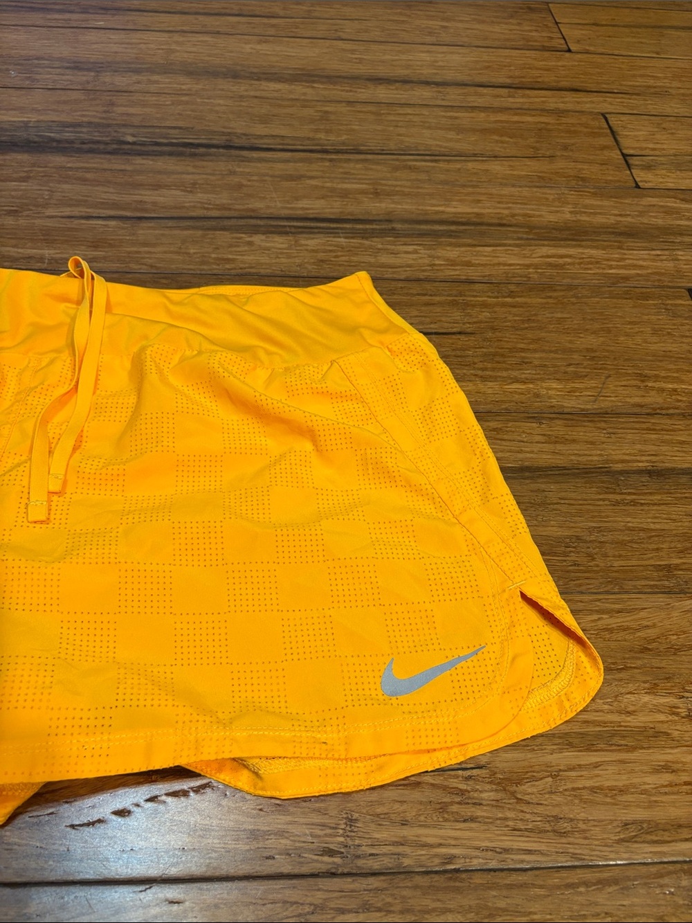 Nike Running Shorts Womens Size Large Orange Dri-Fit Athletic Training Gym - Picture 2 of 5